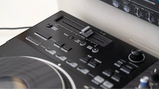 Pioneer DJ REV7 - Controlador DJ
