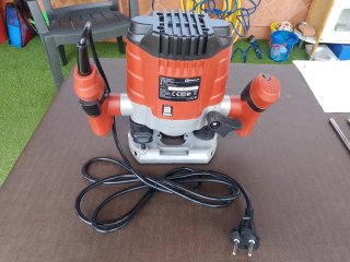 Fresadora Einhell TC-RO 1155 E