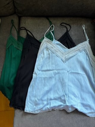 3 blusas Stradivarius encaje