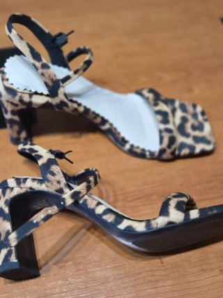 Sandalias Animal Print Tacón