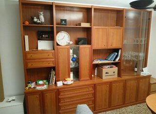 Mueble de comedor madera y cristal