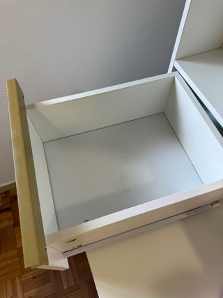 Tocador Blanco con Luces y Detalles Dorados