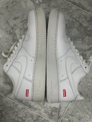 Supreme x Nike Air Force 1 Low Blancas