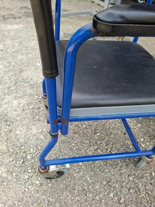 Sedia a rotelle comoda