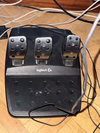 Volante Logitech G29 con Pedales poco usado