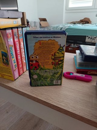 VHS Bichos Disney Pixar