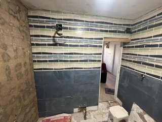 Se hacen pequeñas reformas en casa y jardín