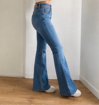 Pantalones vaqueros campana push up elásticos
