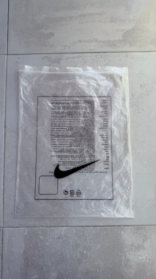 Camiseta Nike Sportswear Gris Mujer