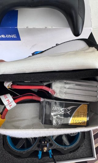 Dron FPV Eachine Cvatar Cinewhoop + Fat Shark