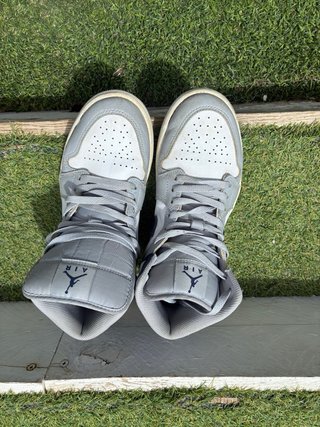 Air Jordan 1 Mid