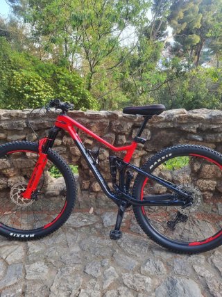 Bicicleta Montaña Doble Suspensión Roja y Negro