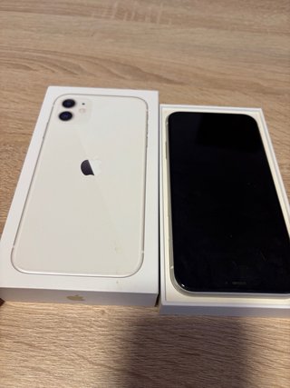 Lote Apple: MacBook,3 iPhones y cargadores,ipad