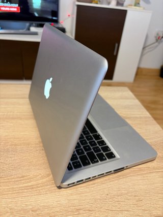 Lote Apple: MacBook,3 iPhones y cargadores,ipad