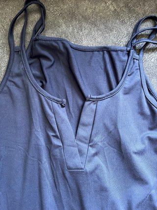Vestido largo azul con abertura lateral