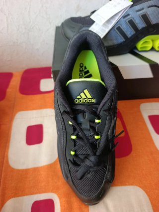 Adidas Zapatillas Negras y Verdes