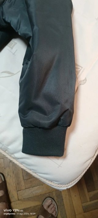 Chaqueta Zara Invierno Talla XL Negra