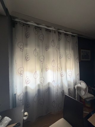 Cortinas blancas con diseño de círculos