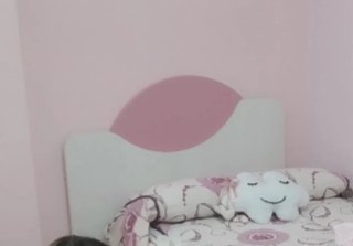 Dormitorio juvenil blanco y rosa