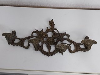 Perchero de pared de bronce, estilo ornamental
