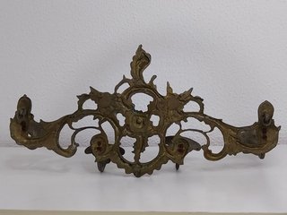 Perchero de pared de bronce, estilo ornamental