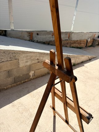 Caballete de madera para pintura