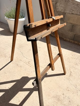 Caballete de madera para pintura