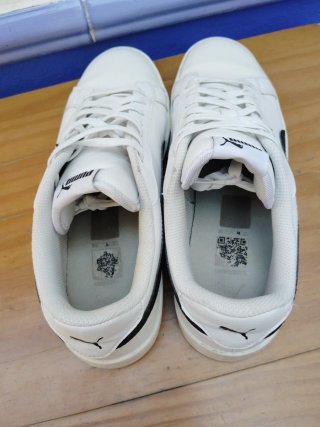 Zapatillas Puma Blancas y Negras