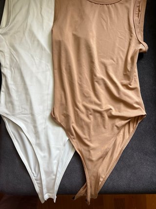 Pack 2 bodys sin estrenar Talla M