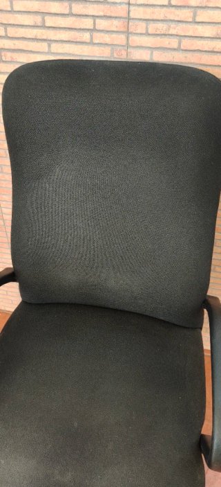Sillón de oficina negro