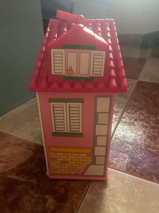 Maletín Casa Barriguitas Famosa + Muñeca