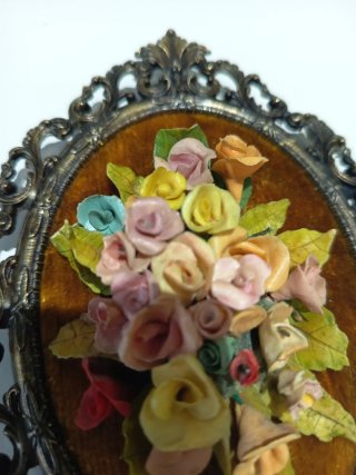 Adorno antiguo flores marco metal