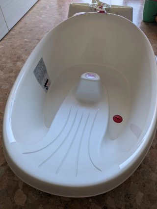 Bañera de plástico blanca