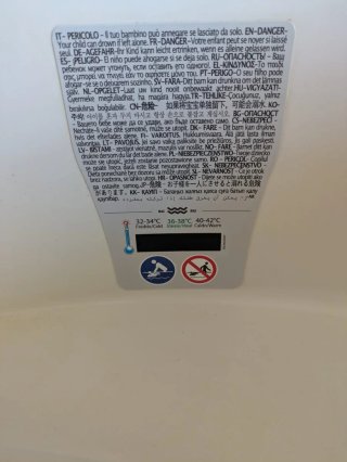 Bañera de plástico blanca