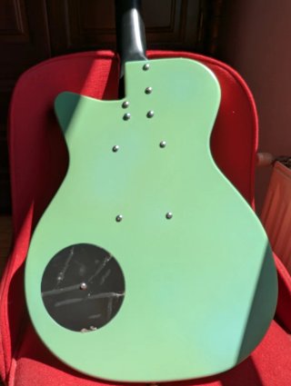 Guitarra Danelectro 56 U2 PRO Surf Green