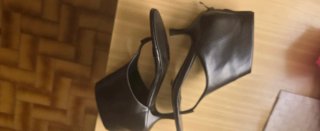 Sandalias _Botines negros con cremallera .Piel.