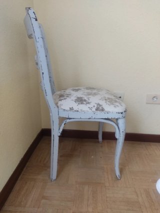 Silla de comedor tapizada floral