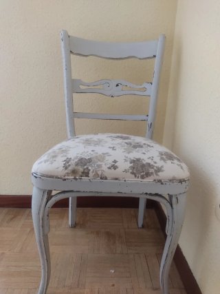 Silla de comedor tapizada floral