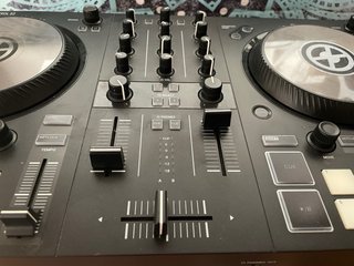 Native Instruments Traktor Kontrol S2 MK3