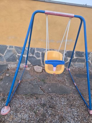 Columpio infantil amarillo y azul