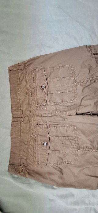 Pantalones capri cargo marrones