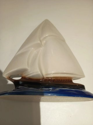 Figura barco vela cerámica