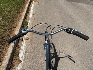 Bicicleta Urbana B'Twin + Inflador