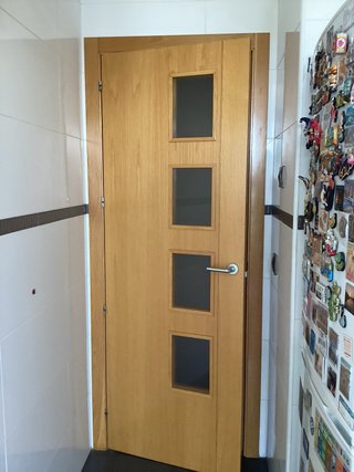 Puertas de madera para salón y cocina