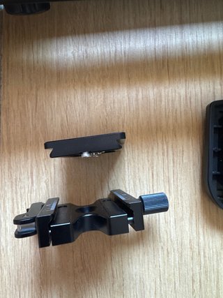 Sony VCT-R620 Trípode + acople metálico