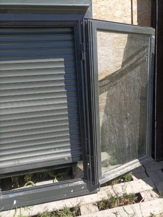 Ventanas aluminio abatibles (2 unidades)