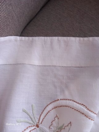 Lenzuolo e 2 federe ricamate a mano fiori mughetti