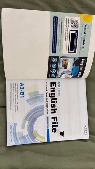 Libro inglés. English File, fifth edition, A2/B1