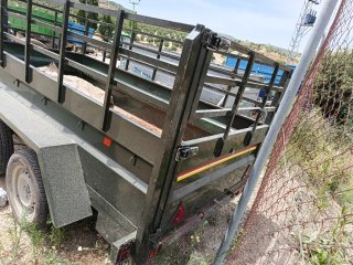 Remolque de carga verde