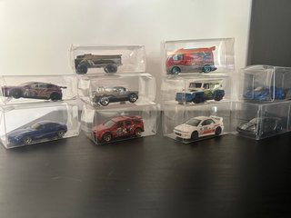 Lote 10 de 10 Hot Wheels básicos sin caja